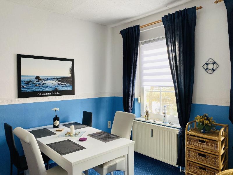 Pension & Ferienwohnungen Schneidereit image
