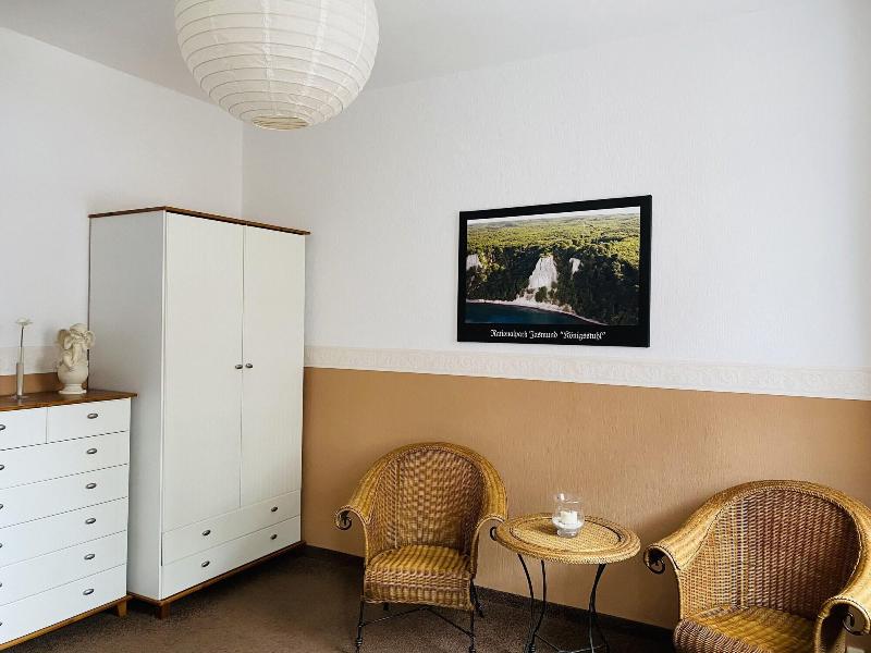 Pension & Ferienwohnungen Schneidereit image