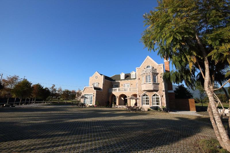 Serrado Manor image