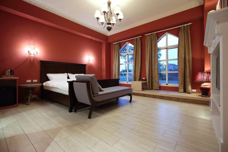 Serrado Manor image