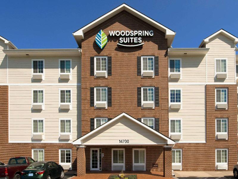 Woodspring Suites Kansas City Lenexa image