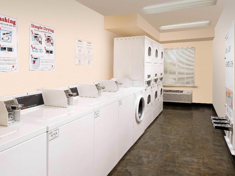 Woodspring Suites Kansas City Lenexa image