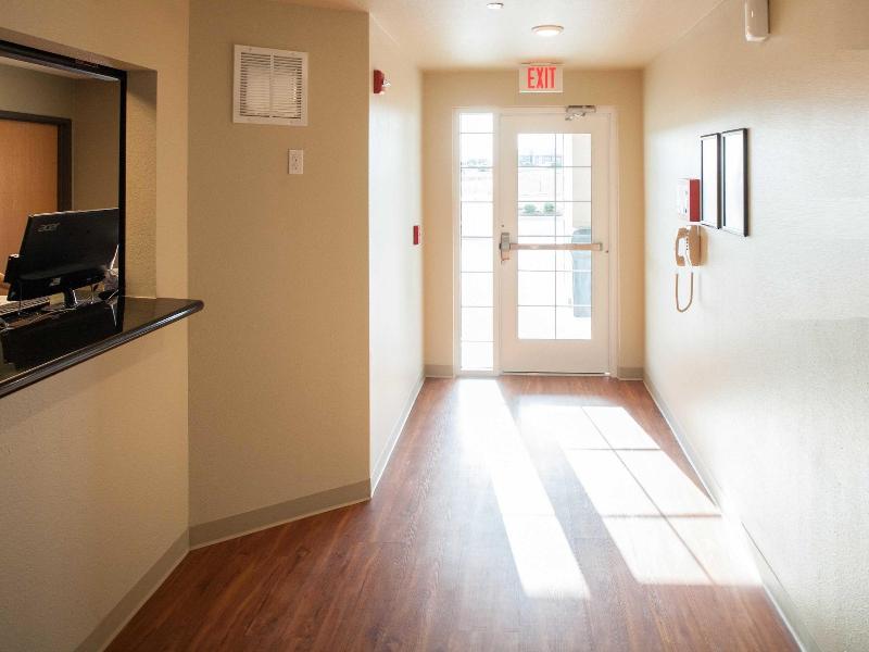 Woodspring Suites Kansas City Lenexa image