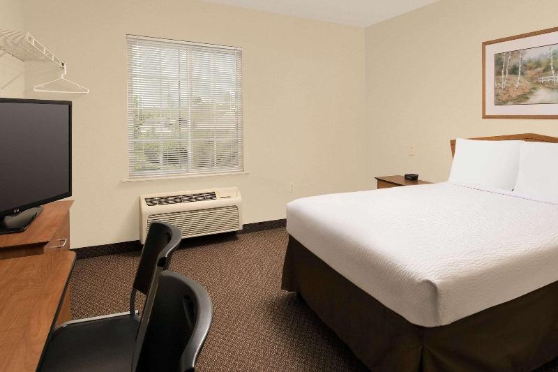 Woodspring Suites Kansas City Lenexa image