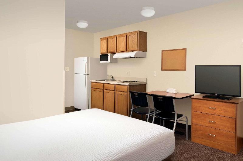Woodspring Suites Kansas City Lenexa image