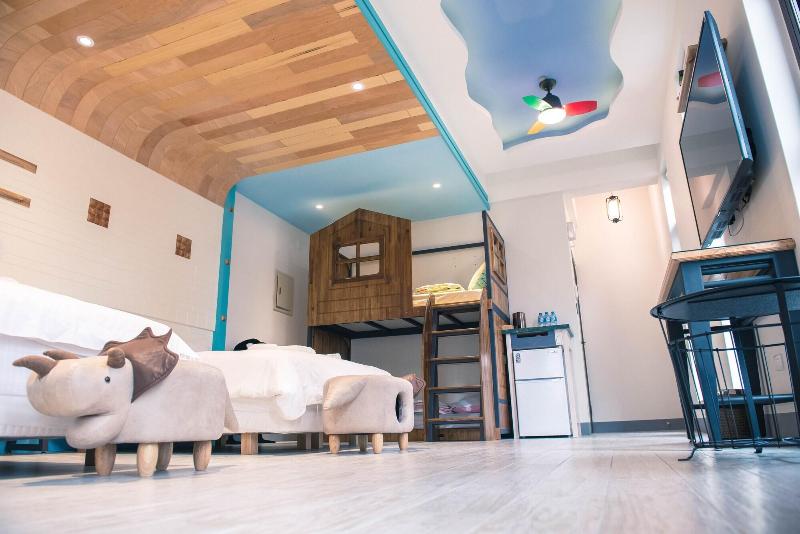 Happywings Homestay image