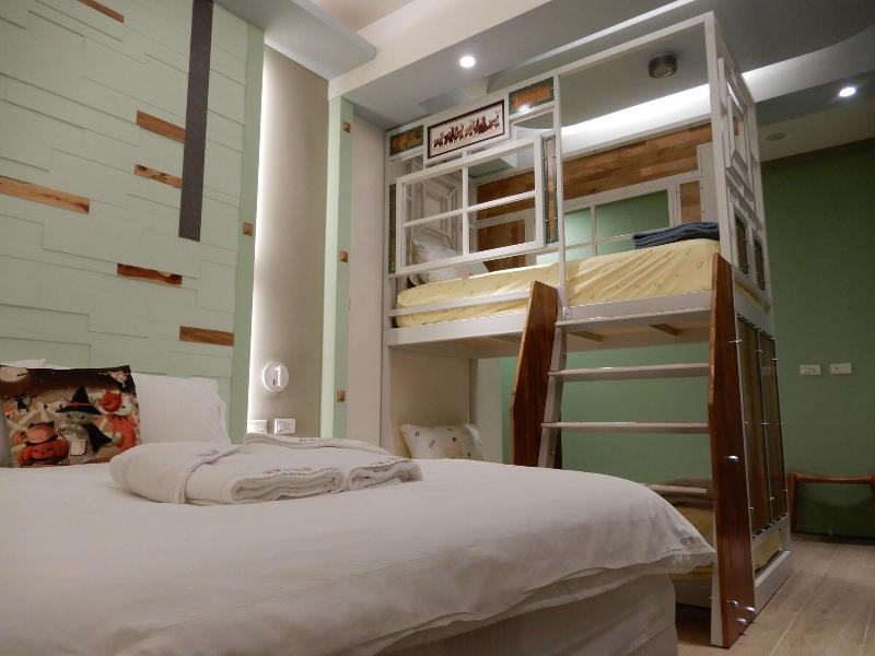 Happywings Homestay image
