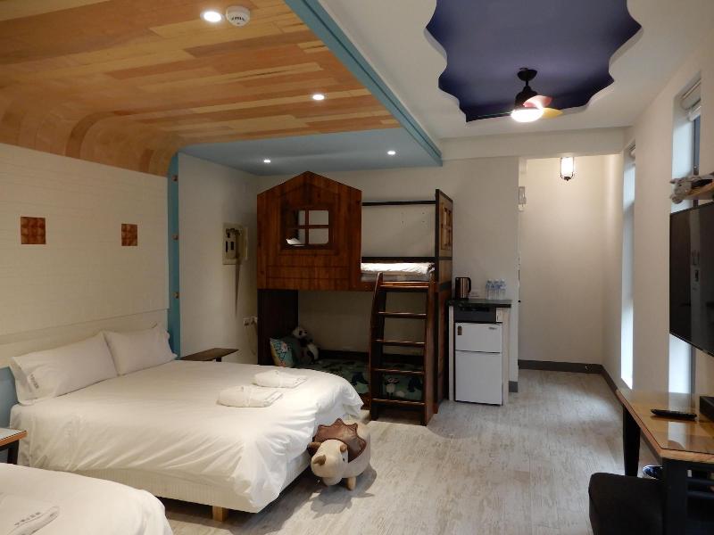 Happywings Homestay image