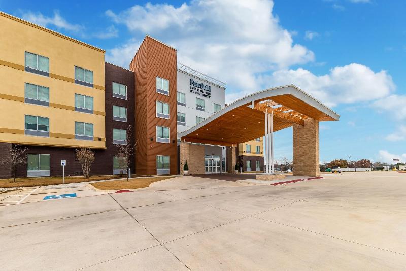 Fairfield Inn & Suites by Marriott Gainesville I-3 image