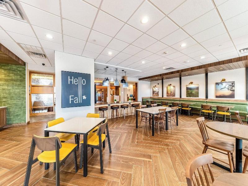 Fairfield Inn & Suites by Marriott Gainesville I-3 image