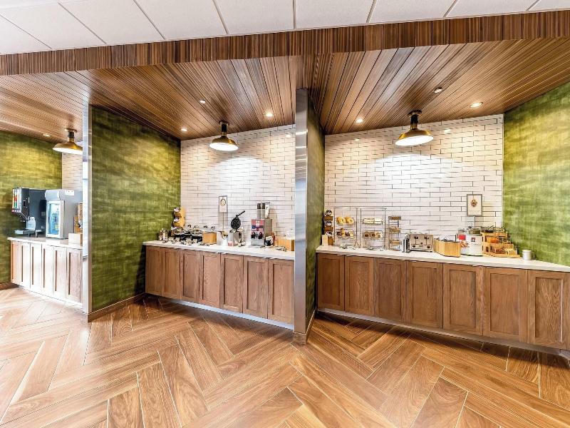 Fairfield Inn & Suites by Marriott Gainesville I-3 image