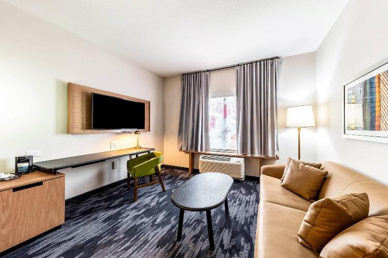 Fairfield Inn & Suites by Marriott Gainesville I-3 image