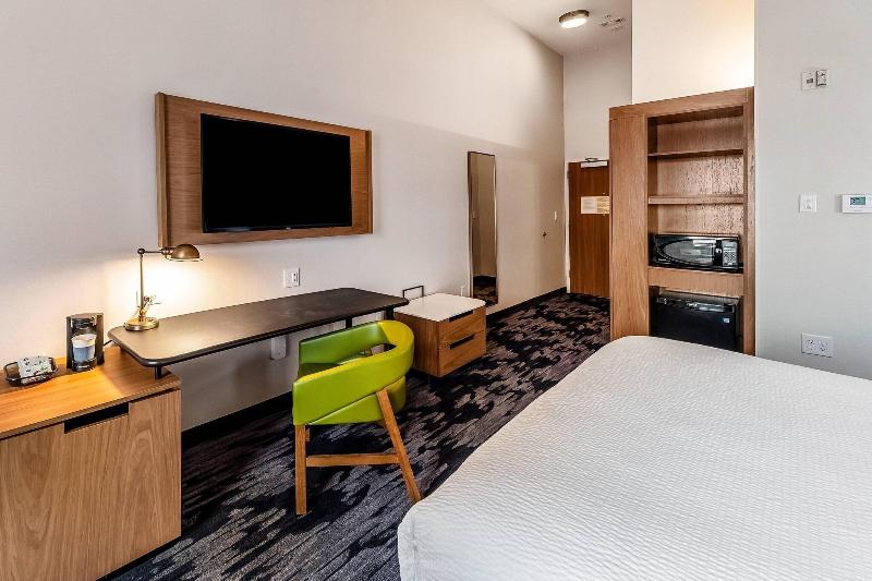 Fairfield Inn & Suites by Marriott Gainesville I-3 image