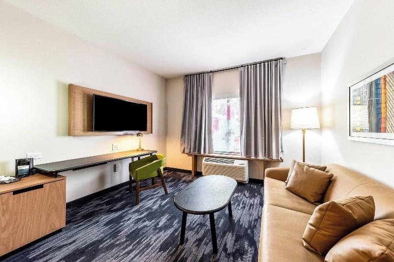 Fairfield Inn & Suites by Marriott Gainesville I-3 image