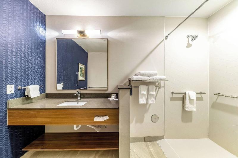 Fairfield Inn & Suites by Marriott Gainesville I-3 image