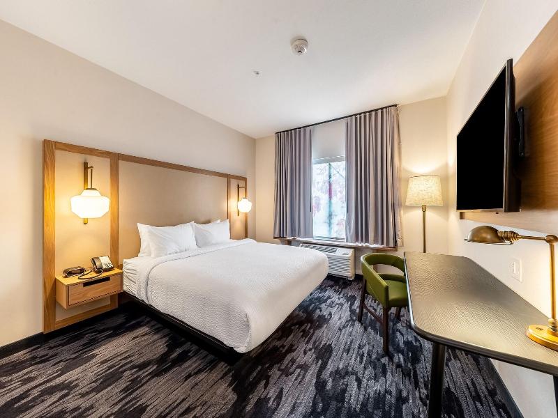 Fairfield Inn & Suites by Marriott Gainesville I-3 image