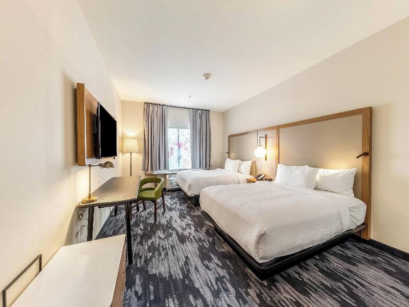 Fairfield Inn & Suites by Marriott Gainesville I-3 image