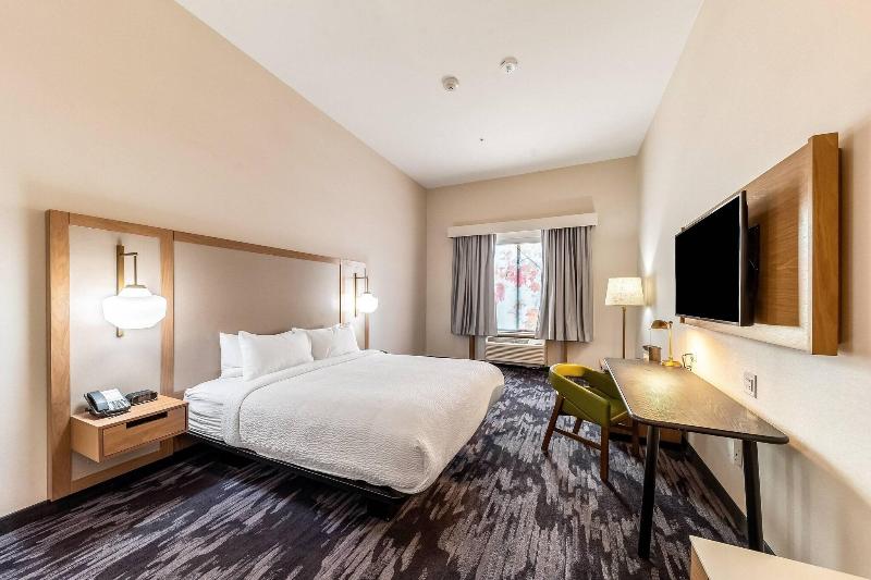 Fairfield Inn & Suites by Marriott Gainesville I-3 image