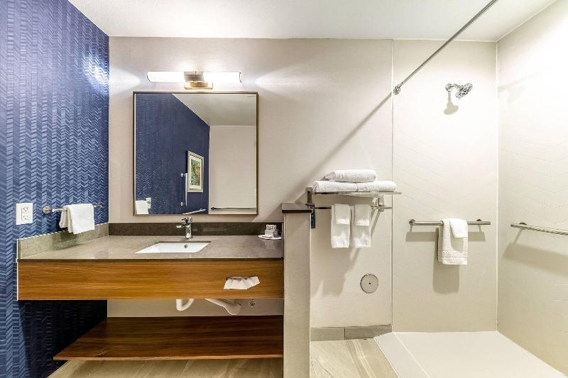 Fairfield Inn & Suites by Marriott Gainesville I-3 image
