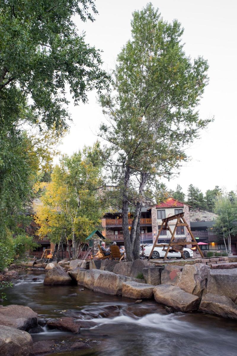 Silver Moon Inn image