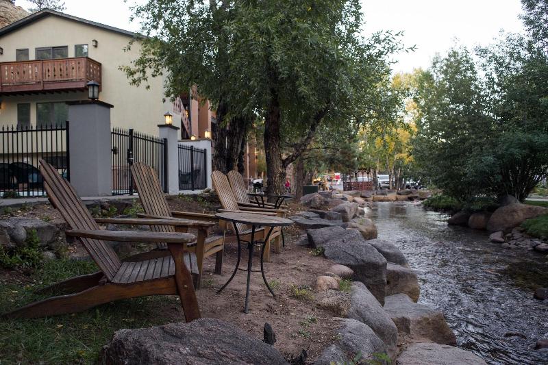 Silver Moon Inn image