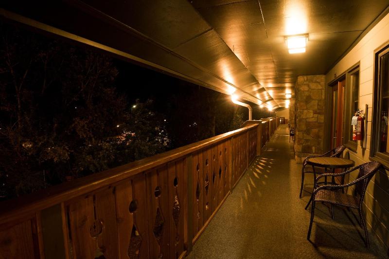 Silver Moon Inn image