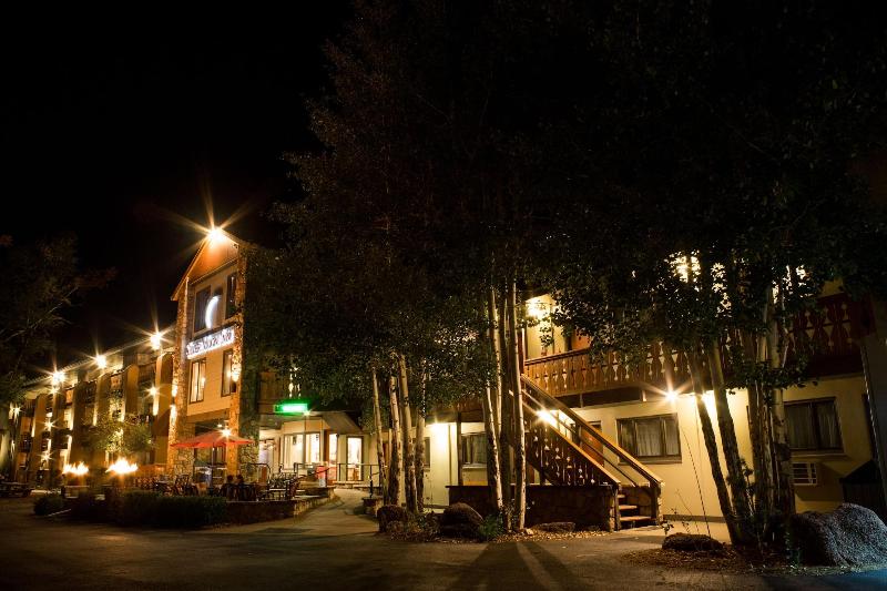 Silver Moon Inn image