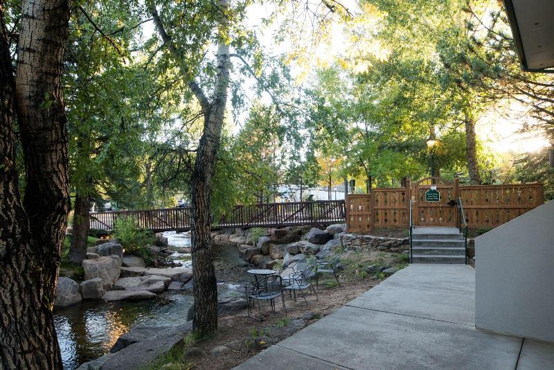 Silver Moon Inn image