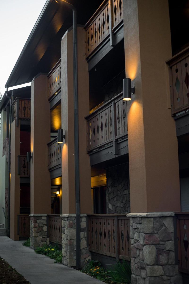 Silver Moon Inn image