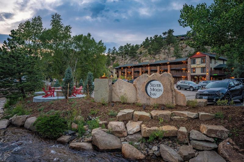 Silver Moon Inn image