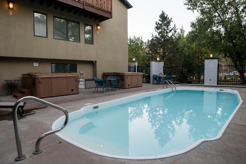 Silver Moon Inn image