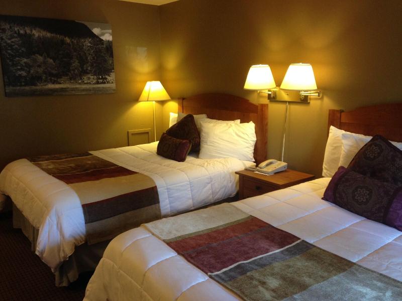 Silver Moon Inn image