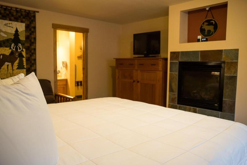 Silver Moon Inn image