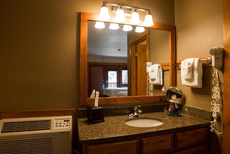 Silver Moon Inn image