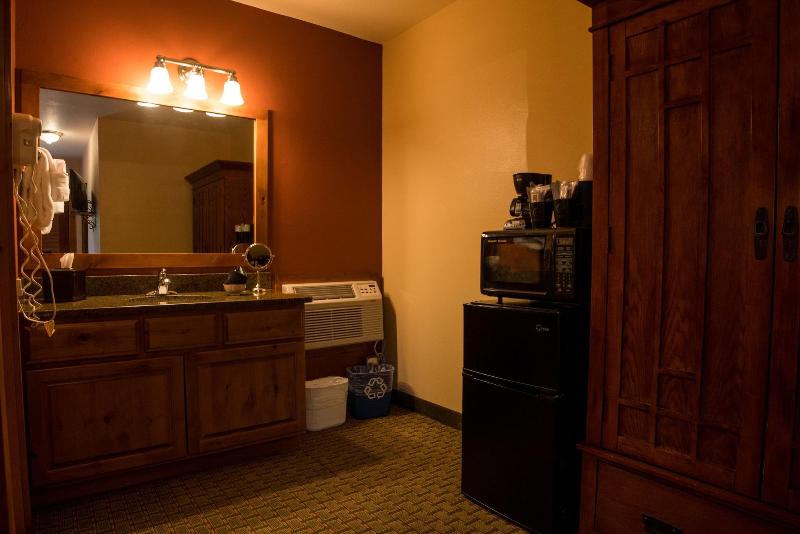 Silver Moon Inn image