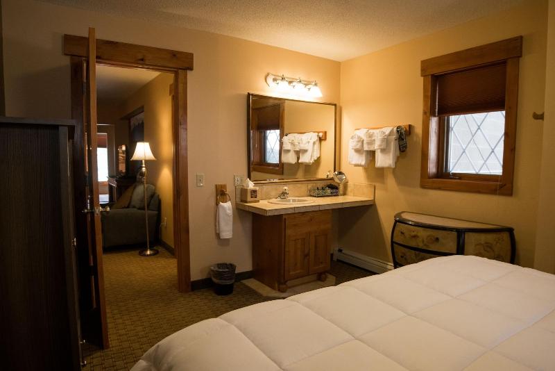 Silver Moon Inn image