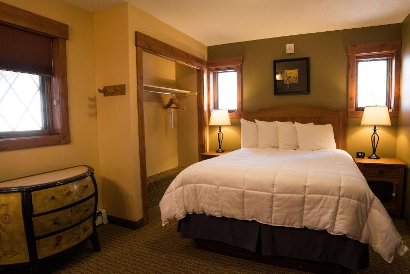 Silver Moon Inn image
