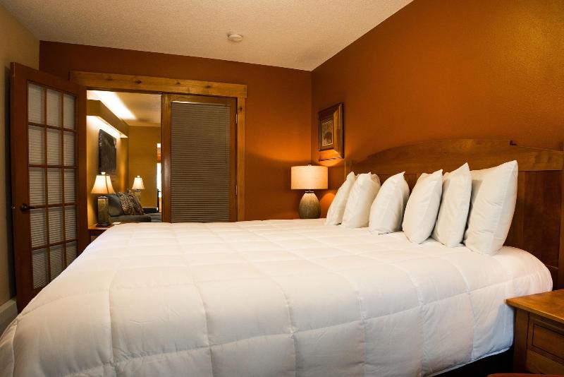 Silver Moon Inn image