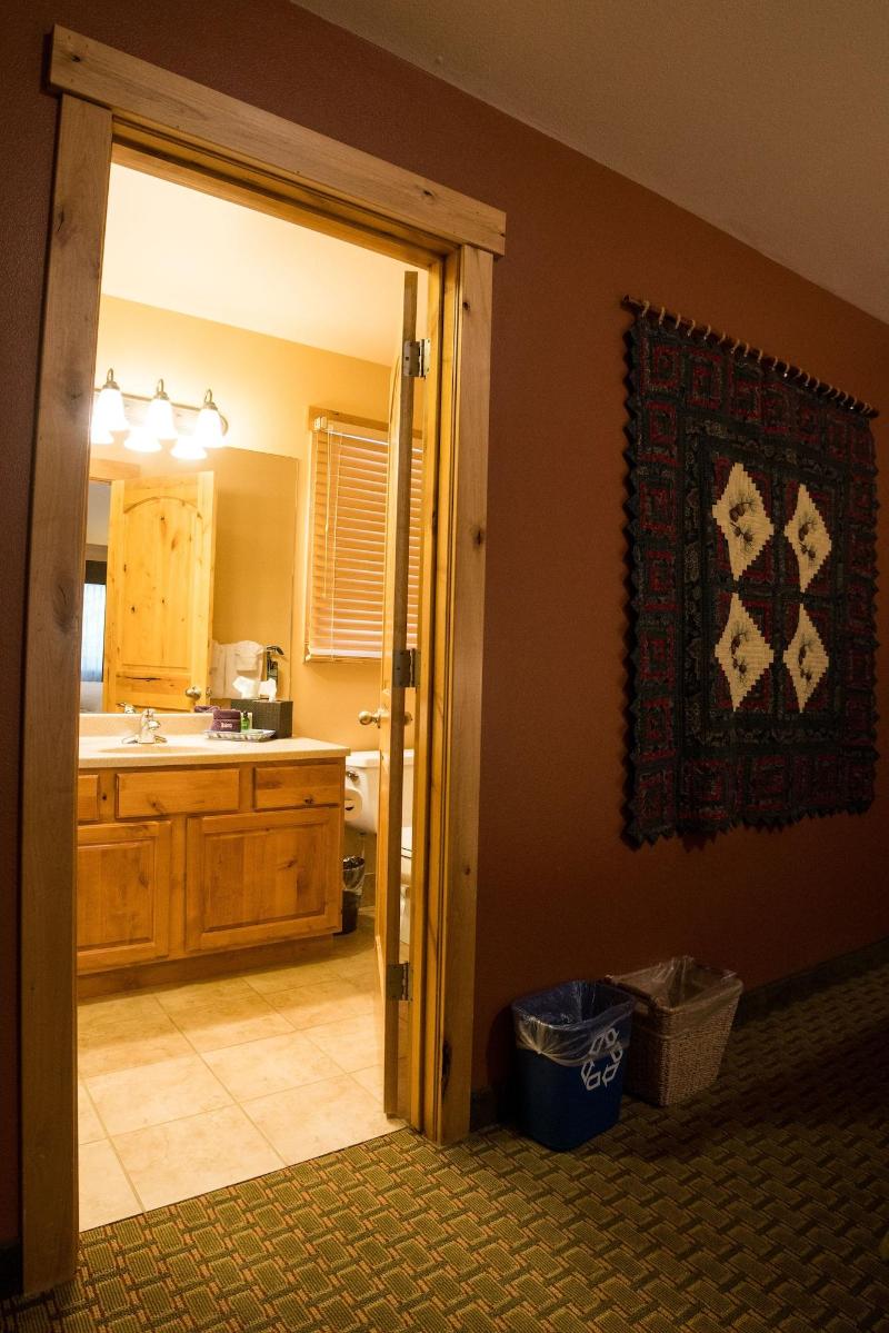 Silver Moon Inn image