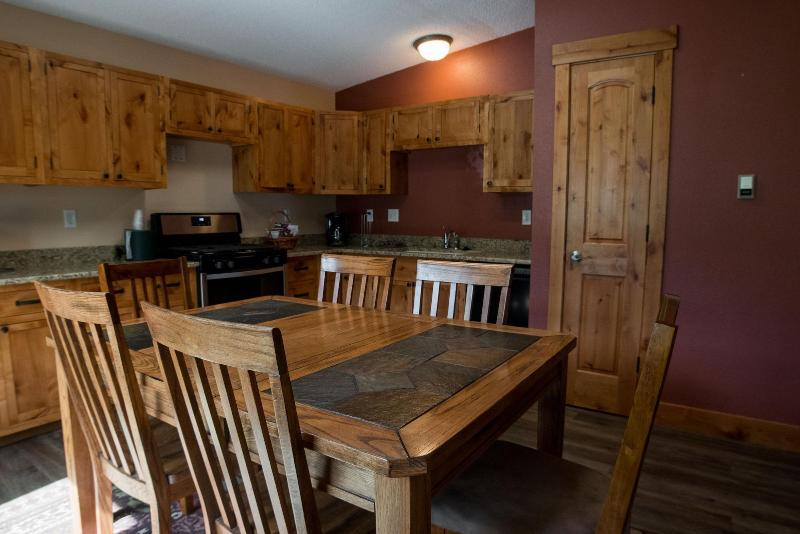 Silver Moon Inn image