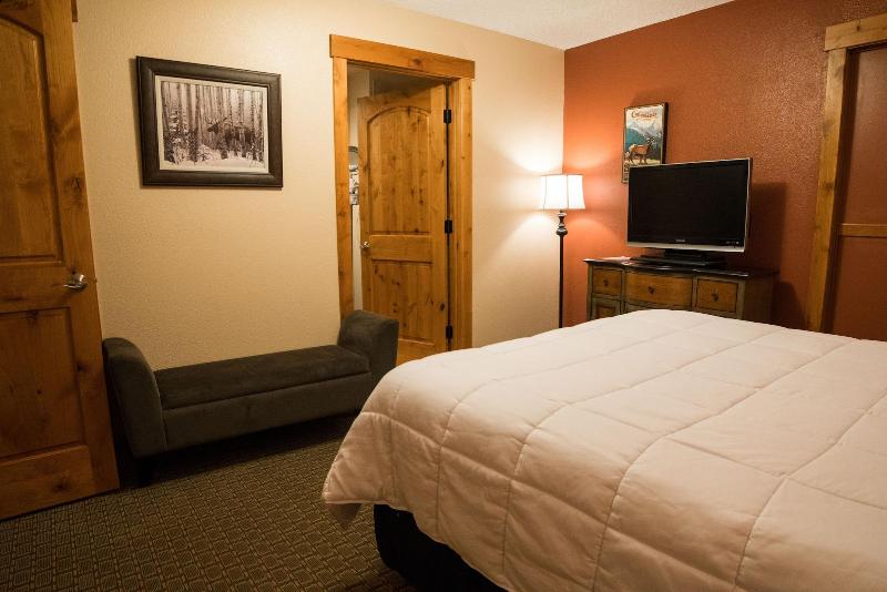 Silver Moon Inn image