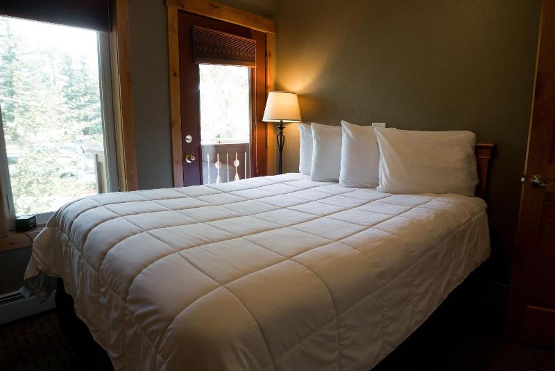Silver Moon Inn image