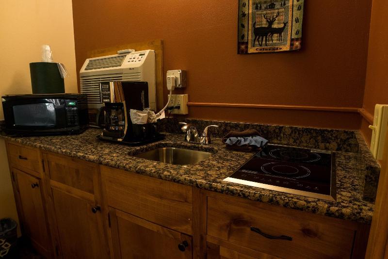 Silver Moon Inn image