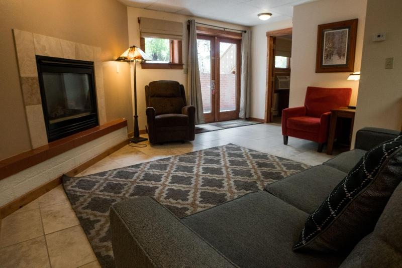 Silver Moon Inn image