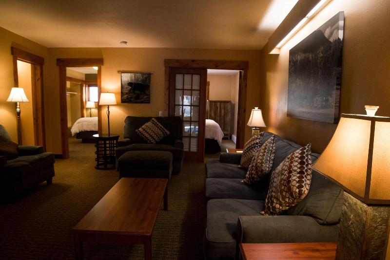 Silver Moon Inn image