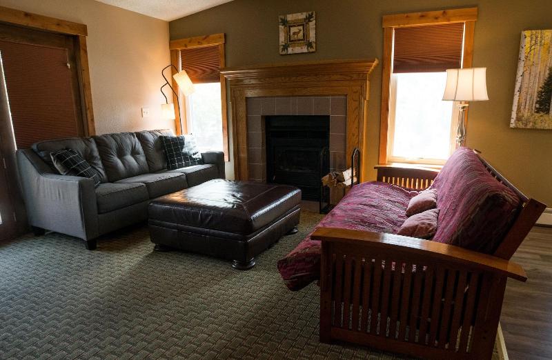 Silver Moon Inn image