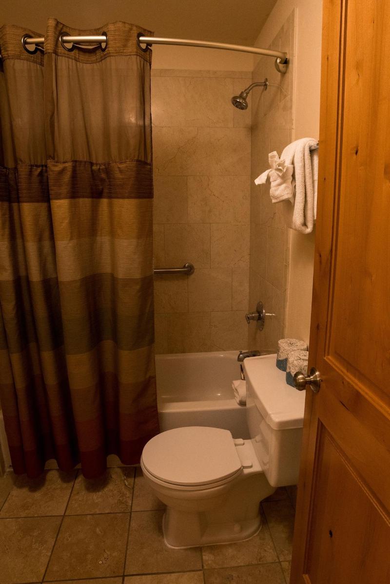 Silver Moon Inn image