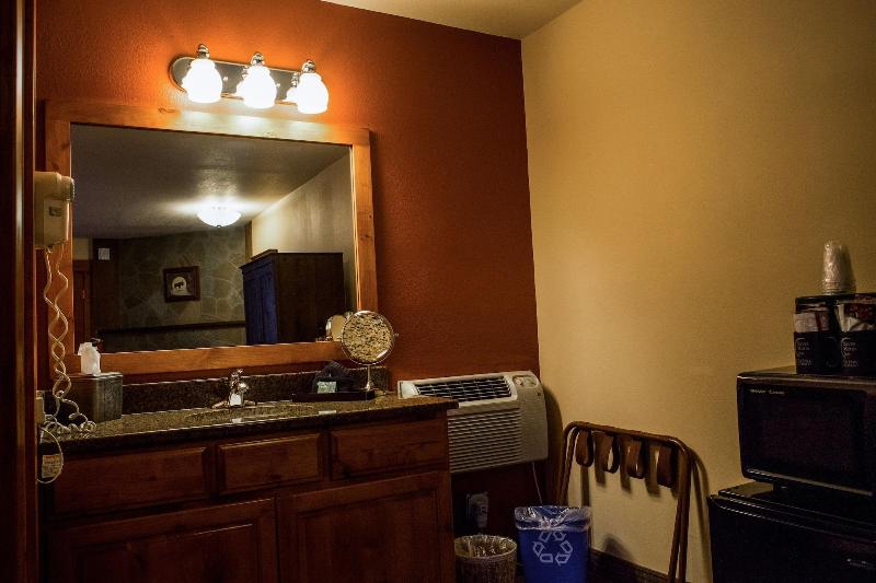 Silver Moon Inn image