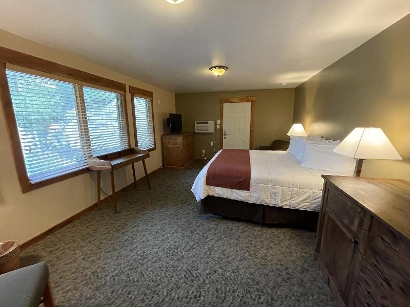 Silver Moon Inn image
