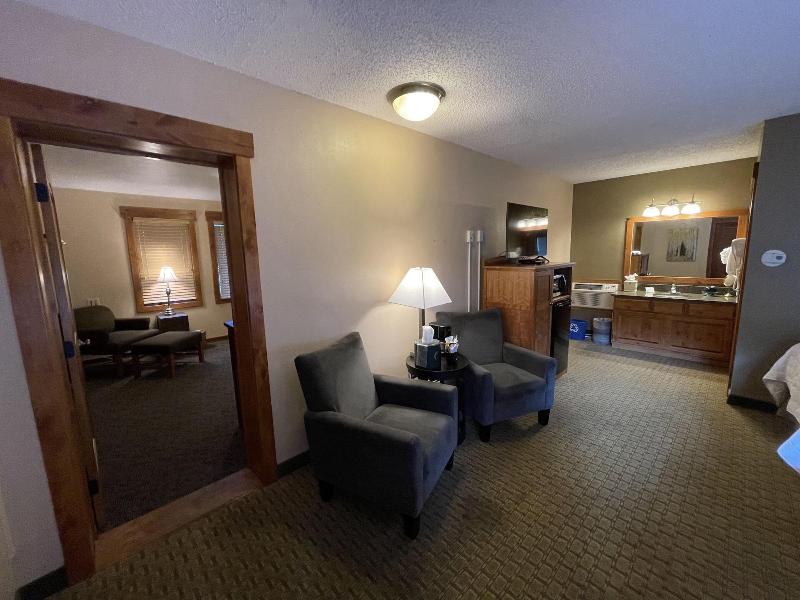 Silver Moon Inn image